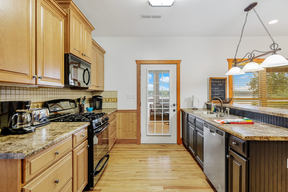 Arches - Artisan home on the main body of the lake, 2 covered boat slips – Smith Lake vacation rental photo