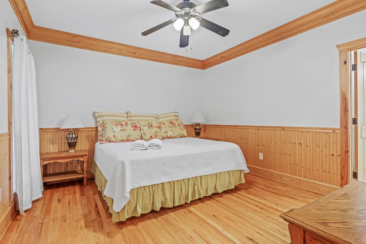 Arches - Artisan home on the main body of the lake, 2 covered boat slips – Smith Lake vacation rental photo