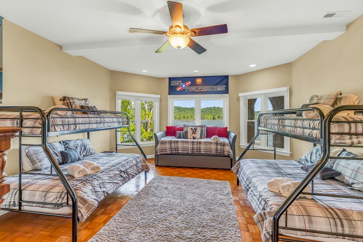 Lake Therapy - Gazebo on the lake, easy walk to the water! – Smith Lake vacation rental photo