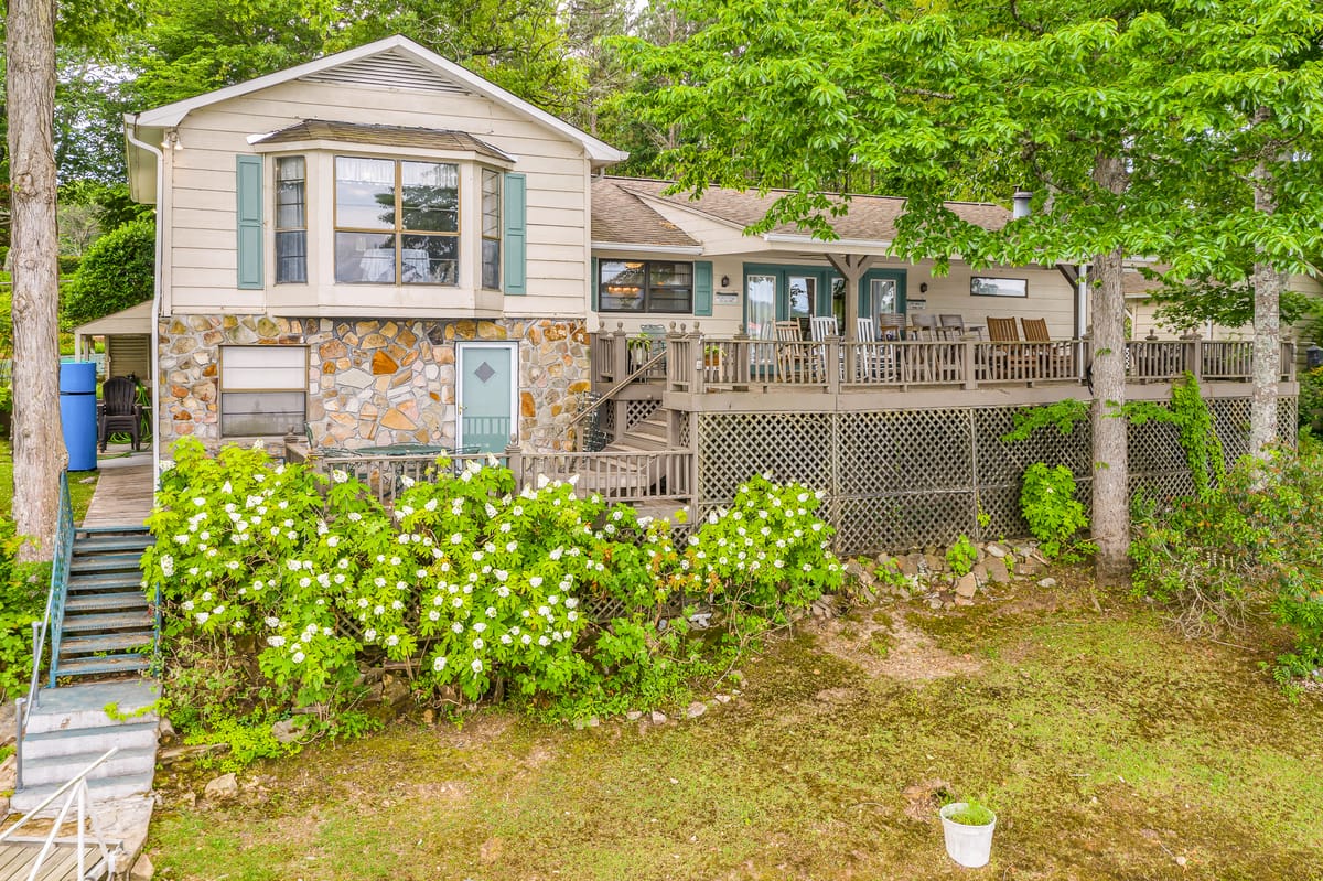 Nanas Lakehouse - Private dock with Jet-ski port! – Smith Lake vacation rental photo