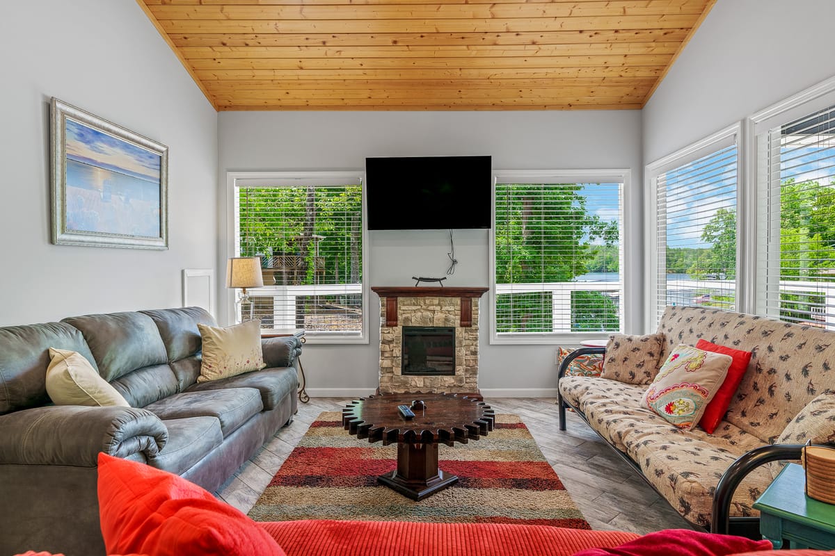 Lazy Daze - Located conveniently near Duncan Bridge Marina – Smith Lake vacation rental photo