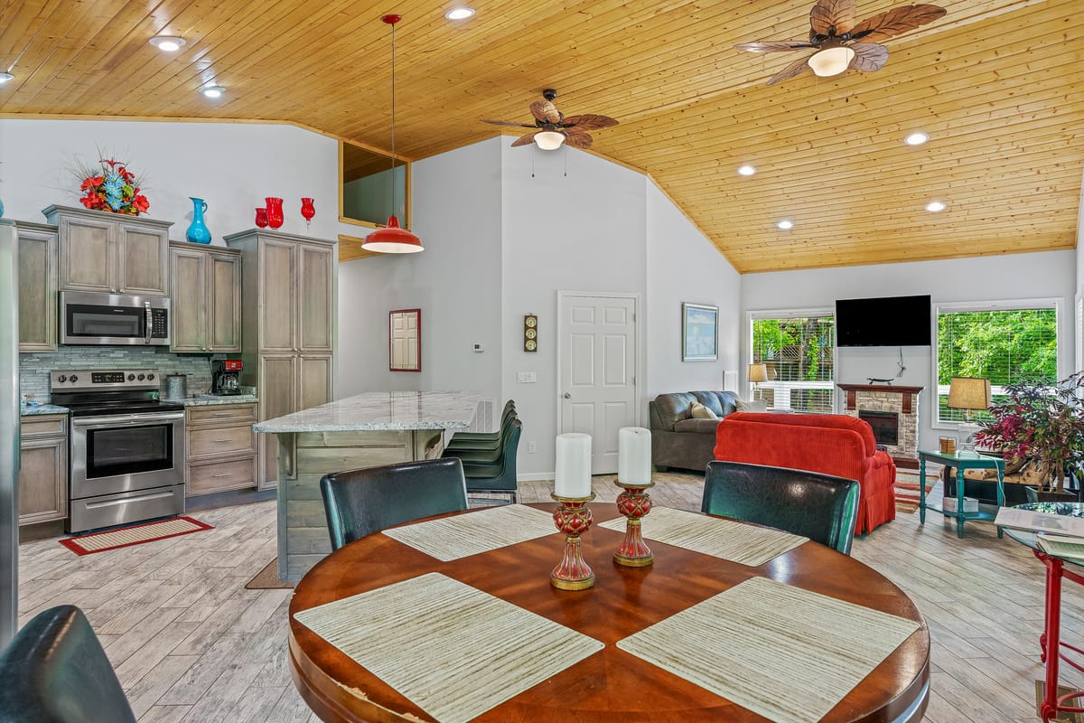 Lazy Daze - Located conveniently near Duncan Bridge Marina – Smith Lake vacation rental photo