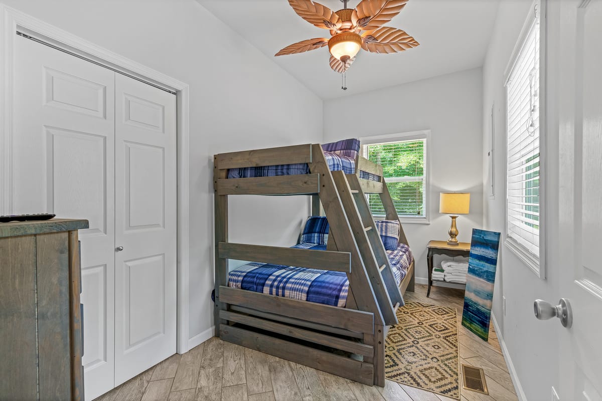 Lazy Daze - Located conveniently near Duncan Bridge Marina – Smith Lake vacation rental photo