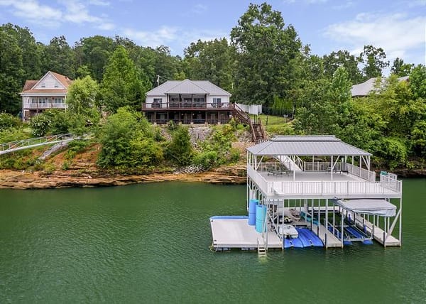 Blessings Family Lodge – Smith Lake vacation rental