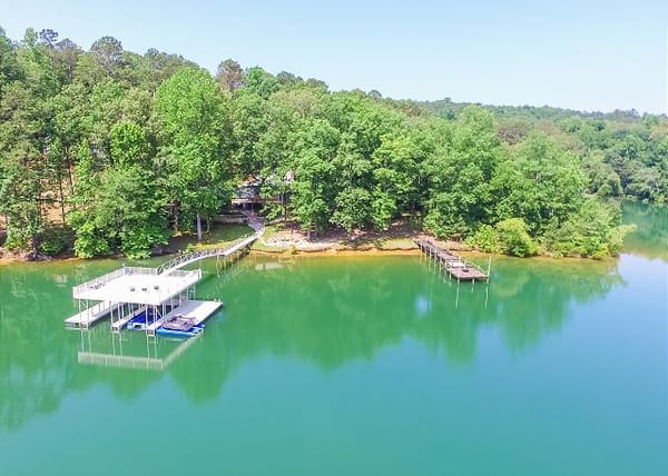Clear Creek Escape - double decker dock, NEW green fishing lights!
