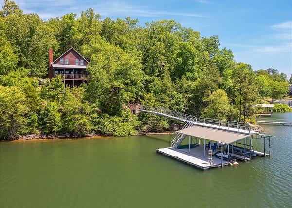 Wrenwater on Brushy Creek - Double Decker Dock!
