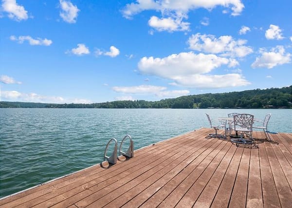 Island Cottage - Canoes and Kayaks for guests to use! Budget-friendly!